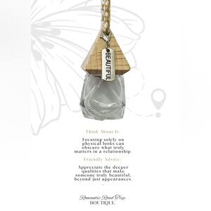 BEAUTIFUL Wooden and Glass Pendant Car Fragrance Oil Diffuser Refillable Bottle